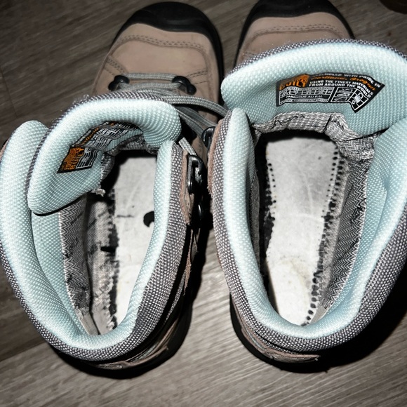 Keen
Durand II Mid Waterproof Hiking Boots - Women's - Size 7 - Picture 6 of 9